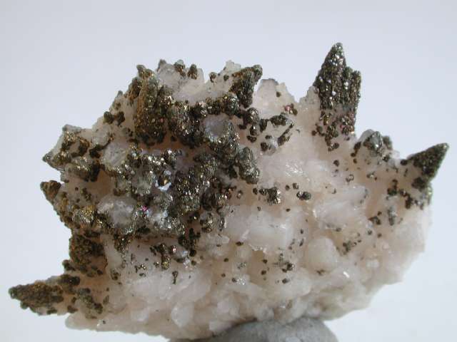 Pyrit auf Calcit Herold