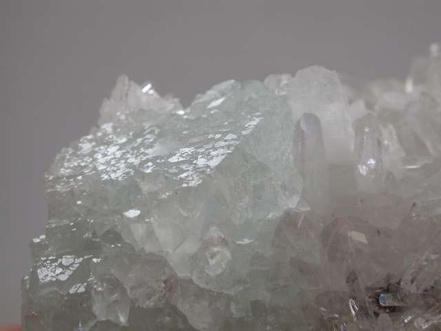 Fluorit, Hübnerit auf Quarz Peru (SOLD) 